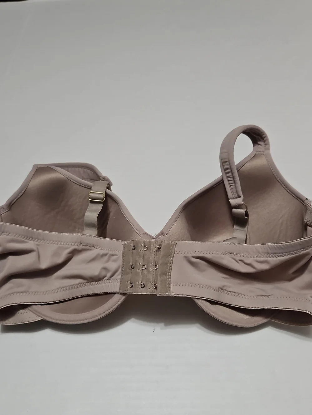 Vince Camuto Nude/Taupe Seamless Molded T-Shirt Underwire Bra Size 38D